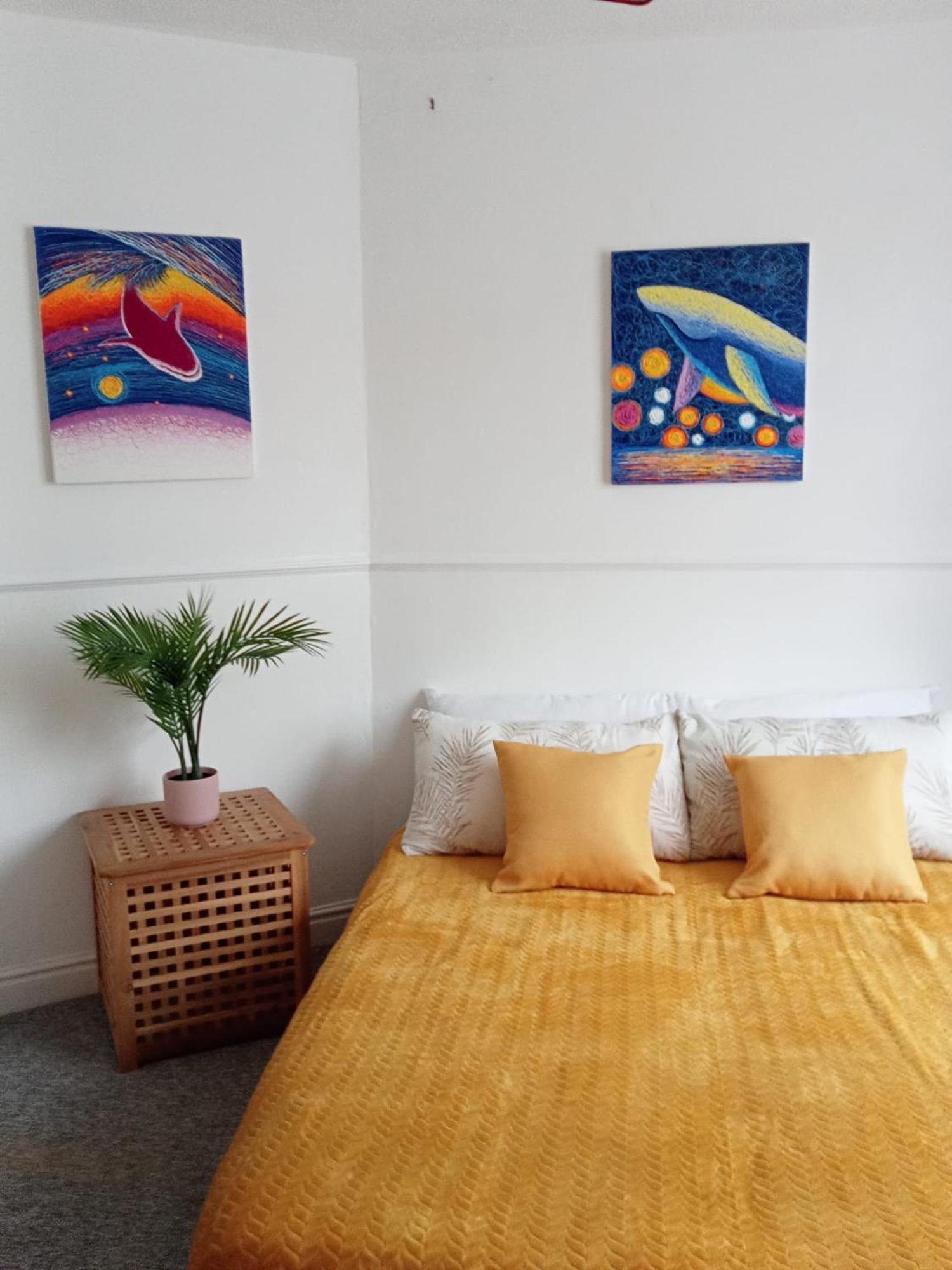 Long Term / Contractors / Discounts /free Parking Apartment Bristol