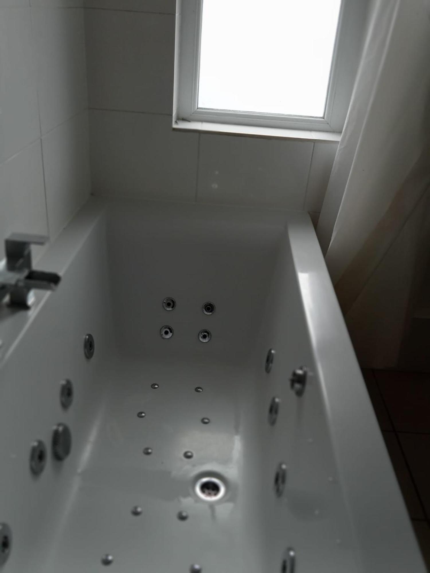 Apartment Long Term / Contractors / Discounts /free Parking Bristol